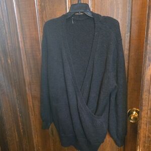 Black Oversized Cris Cross Design